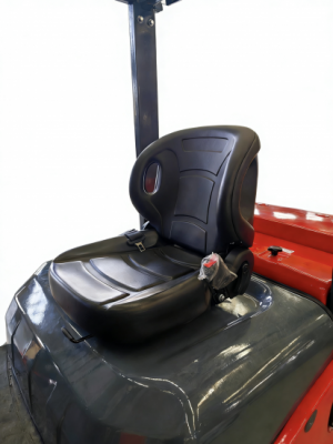 رافعات شوكية تعمل بالديزل، حمولة من ٢٥٠٠ إلى ٣٥٠٠ كجم، بسعر يبدأ من ٥٨٠٠ دولار أمريكي، مزودة بنظام إزاحة جانبية/محدد موضع الشوكة، ومحرك من نوع كوتشاي/ميتسوبيشي.